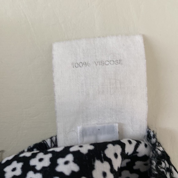 Esprit Sport black and white floral tunic style sleeveless top. 100% viscose. M - Picture 6 of 11